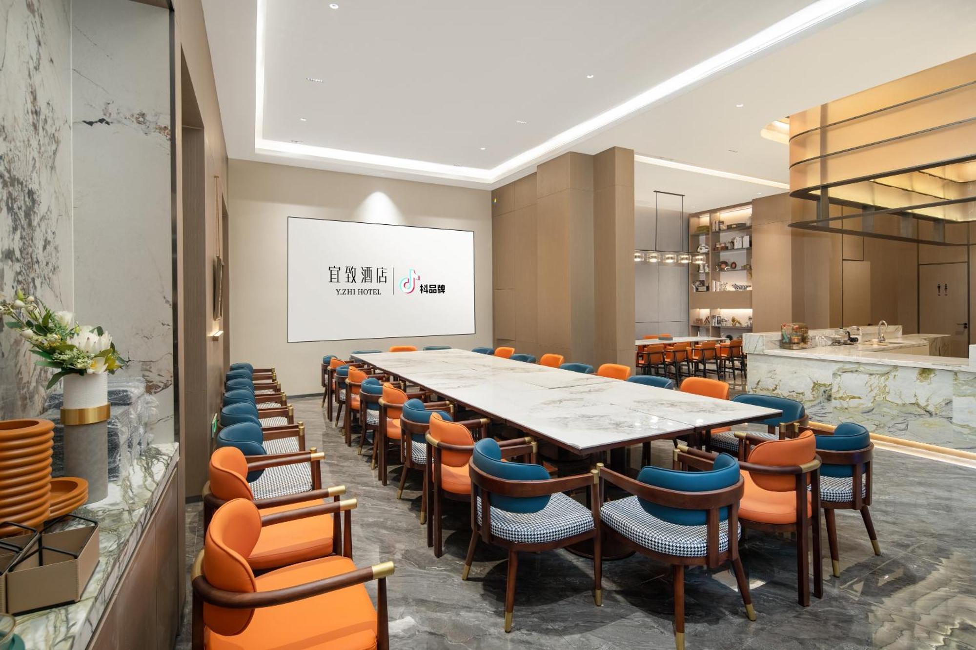 Yizhi Hotel - Guangzhou Beijing Road Pedestrian Street Rainbow Bridge Subway Station Extérieur photo
